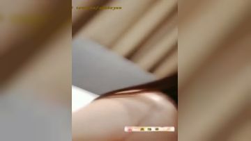 最新清纯『大二眼镜学妹』勾引大屌学长激情啪啪做爱 玩的小骚逼淫语浪叫不止 强制深喉口爆 速插小嫩鲍淫水