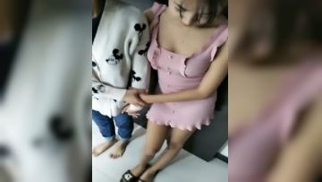 小年轻玩群P，露脸深喉口交大屌抽送，白虎妹妹被操的欲仙欲死传教士狠狠玩穴第01集