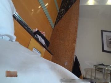 最新情侣自拍流出-情趣黑丝套装小女友沙发上乖巧分腿让男友无套插入勐操 换学生装接着草内射 高清1080P版