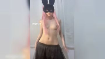 推特抖音风极品身材网红嫩妹【樱子姬】定制私拍特辑~各种COSER摇摆裸舞 (20)