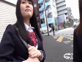 边和女高中生爽干一炮边让他打电话介绍其他朋友来！？全员生中出干炮 -下集