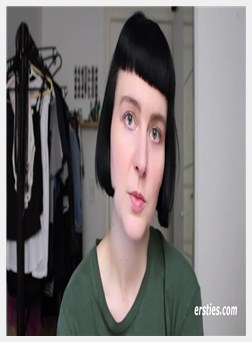 Delphine 高潮与大假阳具