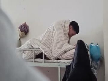 最新重磅大瓜❤️诸葛亮晶晶和不羡江中仙，女的跑去男生宿舍，诱人录像，有人玩游戏，激战超级勐，床都要散架了！