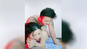 纹身大哥大，后入玩穴白嫩猫耳朵少妇，大奶子一晃一晃的狠狠操 逼