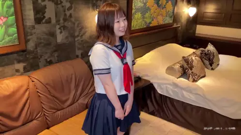 FC2-PPV-3094467 初撮影！化粧も覚えたてピチピチ18歳の娘を骗して撮影。涙を流しながら无许可人生初中出し初颜射！