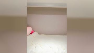 极品风骚美御姐！性感黑丝照镜子自摸！无毛肥唇美 穴，换上情趣装半脱丝袜，按摩器震 穴极度淫骚第07集